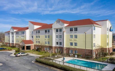 Photo 2 - Days Inn by Wyndham Macon I-75 North
