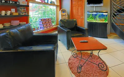 Photo 5 - Econo Lodge At The Falls North