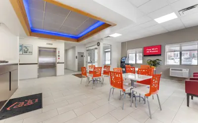 Photo 5 - Red Roof Inn Johnstown