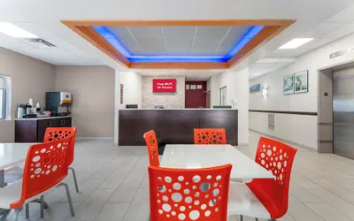 Photo 3 - Red Roof Inn Johnstown