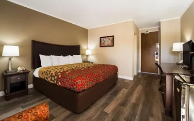 Photo 2 - Perry Inn & Suites National Fairground I 75