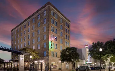 Photo 2 - The Lasalle Hotel, Bryan College Station, A Tribute Portfolio Hotel