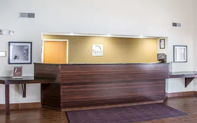 Photo 3 - Sleep Inn & Suites Davenport - Quad Cities