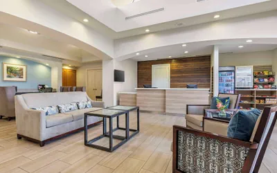 Photo 2 - Best Western Plus Palm Desert Resort