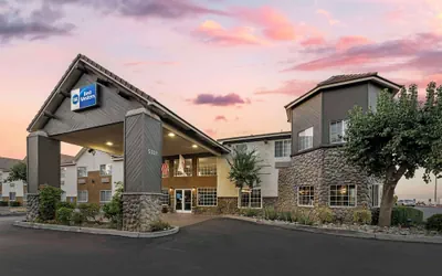 Photo 2 - Best Western Liberty Inn