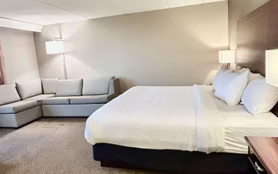 Photo 4 - Best Western Plus Kelly Inn