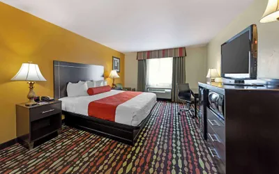 Photo 5 - Best Western Greentree Inn & Suites