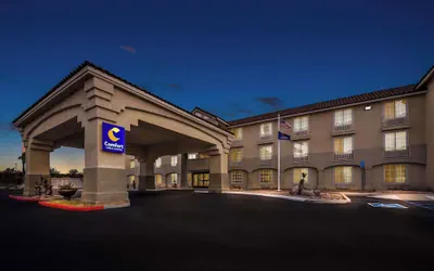 Photo 2 - Comfort Inn & Suites El Centro I - 8
