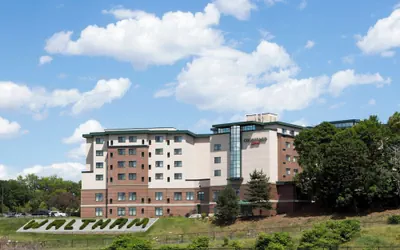 Photo 2 - Courtyard by Marriott Boston Waltham