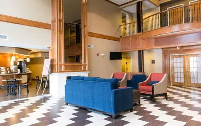 Photo 2 - Comfort Suites Benton Harbor - St. Joseph