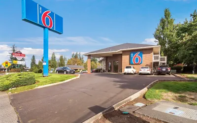 Photo 2 - Motel 6 Vancouver, WA