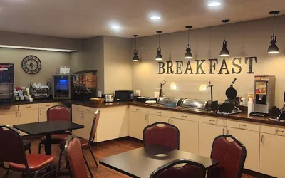 Photo 2 - Ten Pin Inn & Suites