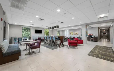 Photo 4 - Hampton Inn Front Royal