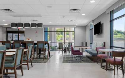 Photo 5 - Hampton Inn Front Royal