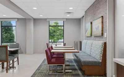 Photo 5 - Hampton Inn Front Royal