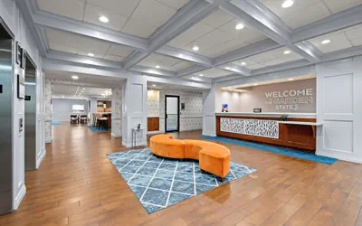 Photo 4 - Hampton Inn Bordentown