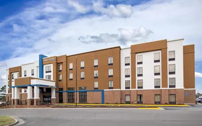 Hampton Inn & Suites Augusta West