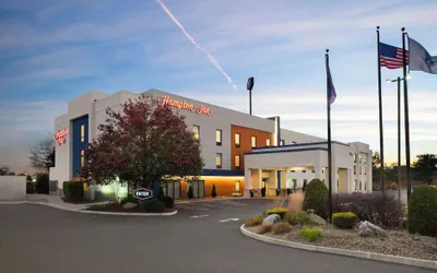 Photo 2 - Hampton Inn Chicopee/Springfield