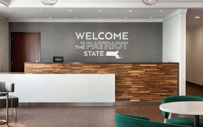 Photo 5 - Hampton Inn by Hilton Boston/Cambridge
