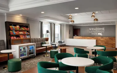 Photo 4 - Hampton Inn by Hilton Boston/Cambridge
