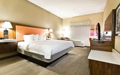 Photo 5 - Hampton Inn & Suites Sacramento-Cal Expo