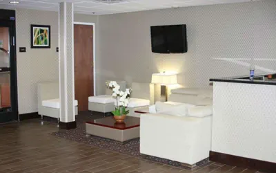 Photo 2 - Hampton Inn Williamston
