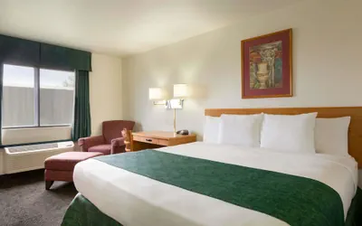 Photo 3 - Travelodge by Wyndham Alpine