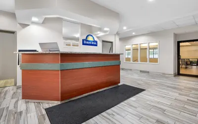 Photo 3 - Days Inn by Wyndham near Kansas Speedway