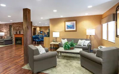 Photo 2 - Microtel Inn & Suites by Wyndham Raton