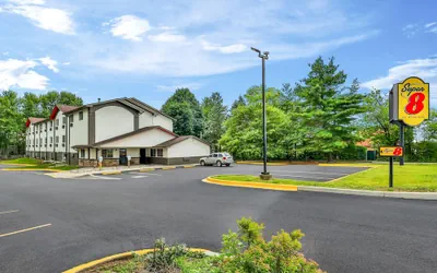 Photo 2 - Super 8 by Wyndham East Stroudsburg/Poconos