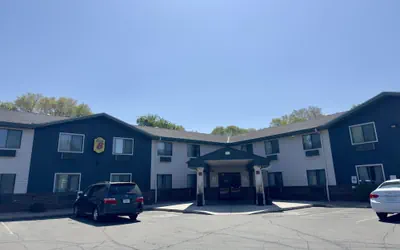 Photo 2 - Super 8 by Wyndham Shakopee