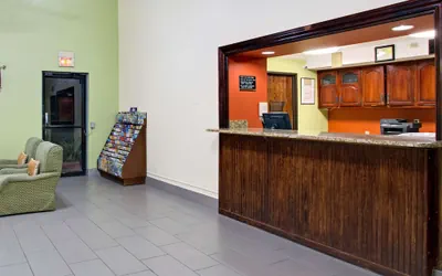 Photo 4 - Super 8 by Wyndham Clearwater/St. Petersburg Airport