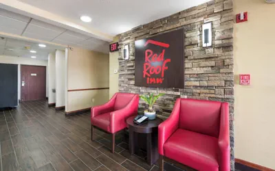 Photo 5 - Red Roof Inn Auburn
