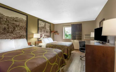 Photo 2 - Super 8 by Wyndham Abingdon VA