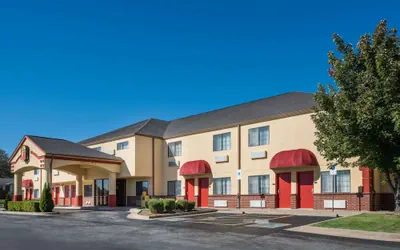 Photo 2 - Super 8 by Wyndham Claremore OK