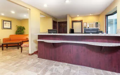 Photo 4 - Days Inn by Wyndham Maumee/Toledo