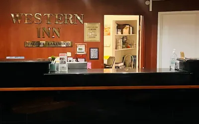 Photo 3 - Western Inn Lakewood Tacoma