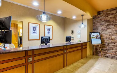 Photo 5 - La Quinta Inn & Suites by Wyndham Vancouver