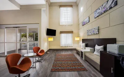 Photo 5 - Sleep Inn & Suites Valdosta Mall Area