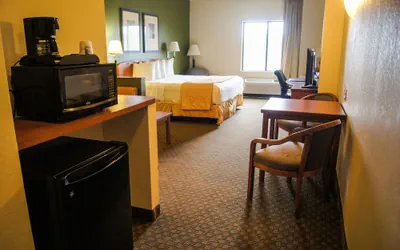 Photo 4 - Quality Inn & Suites Lake Charles South