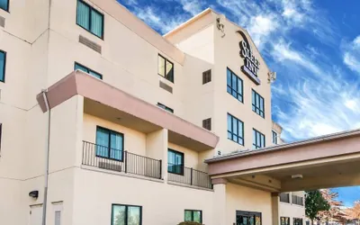 Photo 2 - Sleep Inn & Suites Winchester near University