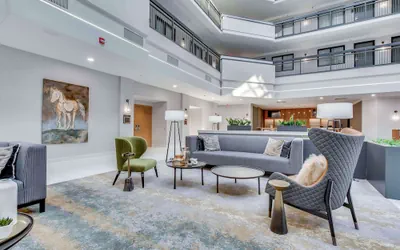 Photo 5 - Embassy Suites Louisville East