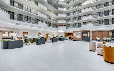 Photo 3 - Embassy Suites Louisville East