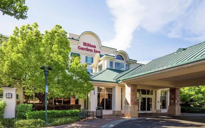 Photo 2 - Hilton Garden Inn Fairfield