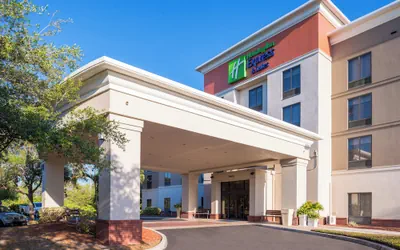 Photo 2 - Holiday Inn Express Hotel & Suites Tampa-Anderson Rd/Veteran by IHG