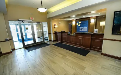 Photo 4 - Holiday Inn Express Hotel & Suites Grand Forks by IHG