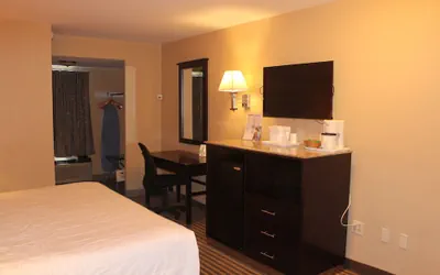 Photo 4 - Travelodge by Wyndham Bellmawr
