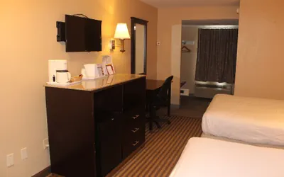 Photo 3 - Travelodge by Wyndham Bellmawr