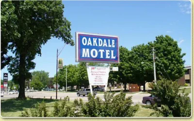 Photo 2 - Oakdale Motel