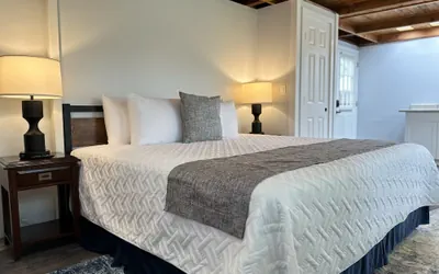 Photo 4 - Aloha Junction Guest House